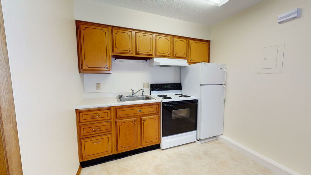 kitchen with refrigerator and oven/range